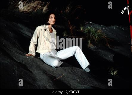 Ashley Judd Film: Double Jeopardy (USA/CAN/DE 1999) Charaktere: Libby Regie: Bruce Beresford 21. September 1999 **WARNUNG** Dieses Foto ist nur für redaktionelle Zwecke bestimmt und unterliegt dem Copyright von PARAMOUNT PICTURES und/oder des Fotografen, der von der Film- oder Produktionsfirma beauftragt wurde und darf nur von Publikationen im Zusammenhang mit der Bewerbung des oben genannten Films reproduziert werden. Eine obligatorische Gutschrift für PARAMOUNT-BILDER ist erforderlich. Der Fotograf sollte auch bei Bekanntwerden des Fotos gutgeschrieben werden. Ohne schriftliche Genehmigung der Film Company kann keine kommerzielle Nutzung gewährt werden. Stockfoto