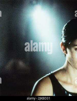 Carrie-Anne Moss Film The Matrix (USA/aus 1999) Charaktere: Trinity Regie: Die Wachowski Brothers 31 März 1999 **WARNUNG** dieses Foto ist nur für redaktionelle Zwecke bestimmt und ist urheberrechtlich geschützt von WARNER BROS. Und/oder dem von der Film- oder Produktionsgesellschaft beauftragten Fotografen und dürfen nur durch Veröffentlichungen in Verbindung mit der Werbung für den oben genannten Film reproduziert werden. Eine obligatorische Gutschrift an WARNER BROS. Ist erforderlich. Der Fotograf sollte ebenfalls angerechnet werden, wenn er bekannt ist. Ohne schriftliche Genehmigung der Film Company kann keine kommerzielle Nutzung gewährt werden. Stockfoto