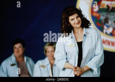 Kirstie Alley Film: Drop Dead Gorgeous (USA/DE 1999) Charaktere: Gladys Leeman Regie: Michael Patrick Jann 09 July 1999 **WARNUNG** Dieses Foto ist nur für den redaktionellen Gebrauch bestimmt und unterliegt dem Copyright von NEW LINE CINEMA und/oder des Fotografen, der von der Film- oder Produktionsfirma beauftragt wurde und darf nur von Publikationen im Zusammenhang mit der Bewerbung des oben genannten Films reproduziert werden. Eine obligatorische Gutschrift für DAS NEUE LINE CINEMA ist erforderlich. Der Fotograf sollte auch bei Bekanntwerden des Fotos gutgeschrieben werden. Ohne schriftliche Genehmigung der Film Company kann keine kommerzielle Nutzung gewährt werden. Stockfoto