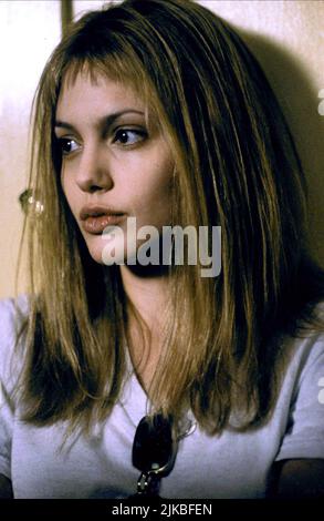 Angelina Jolie Film Girl, Interrupt (1999) Charaktere: Lisa Rowe Regie: James Mangold 08. Dezember 1999 **WARNUNG** dieses Foto ist nur für redaktionelle Zwecke bestimmt und unterliegt dem Copyright von COLUMBIA PICTURES und/oder dem von der Film or Production Company beauftragten Fotografen und kann nur durch Veröffentlichungen in Verbindung mit der Promotion des obigen Films reproduziert werden. Eine obligatorische Gutschrift für COLUMBIA PICTURES ist erforderlich. Der Fotograf sollte ebenfalls angerechnet werden, wenn er bekannt ist. Ohne schriftliche Genehmigung der Film Company kann keine kommerzielle Nutzung gewährt werden. Stockfoto