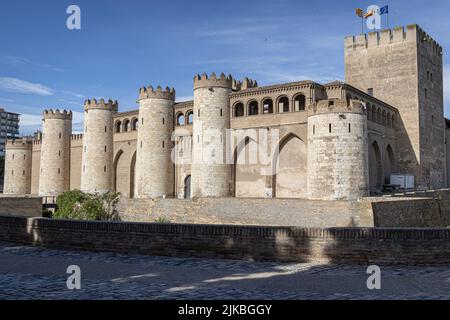 Der Aljaferia Palast (Palacio de la Aljaferia), der islamische Palast in der Stadt Zaragoza in der Region Aragon, Spanien Stockfoto