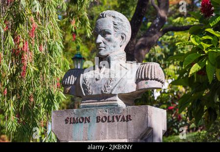 Büste des venezolanischen Militär- und politischen Führers Simon Bolivar in den städtischen Gärten von Funchal, Madeira, Portugal Stockfoto