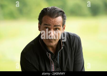 Dortmund, Deutschland. 08.. Juni 2022. Schauspieler Erol SANDER spielt die Rolle von Frank GIESE Pressetermin während der Dreharbeiten zum Golfturnier in der RTL-Vorabendserie ALLES WAS ZAEHLT am 8.. Juli 2022 in Köln © Quelle: dpa/Alamy Live News Stockfoto