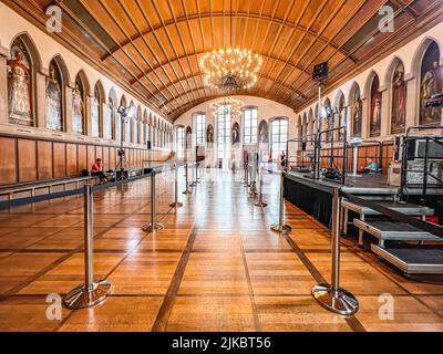 Frankfurt, Deutschland. 01. August 2022. Kaisersaal vor dem Empfang der deutschen Fußball-Frauennationalmannschaft nach dem UEFA Womens Euro in England im Rathaus Römer in Frankfurt am Main. (Foto: Norina Toenges/Sports Press Photo/C - EINE STUNDE DEADLINE - NUR FTP AKTIVIEREN, WENN BILDER WENIGER ALS EINE STUNDE ALT sind - Alamy) Credit: SPP Sport Press Photo. /Alamy Live News Stockfoto