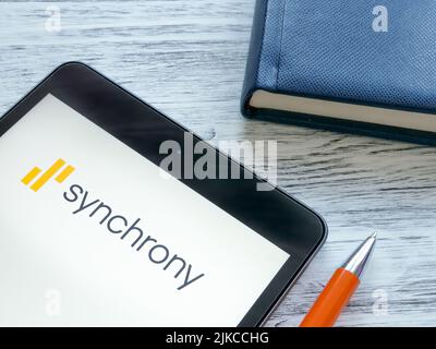 KIEW, UKRAINE - 06. Juli 2022. Logo der synchrony Financial Company. Stockfoto