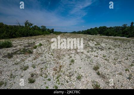 Il torrente Baganza che attraversa tutta l'omonima vallata è in secca ormai da diversi mesi, a causa delle pochissime piogge cadute. Stockfoto