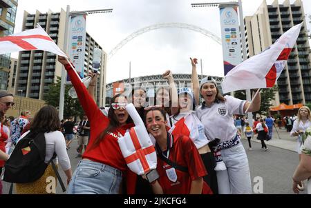 London, England, 31.. Juli 2022. England-Fans beim Spiel der UEFA Women's European Championship 2022 im Wembley Stadium, London. Bildnachweis sollte lauten: Paul Terry / Sportimage Stockfoto