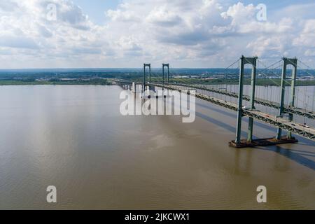 Luftaufnahme der Delaware Memorial Bridge. Stockfoto