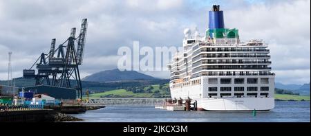 Greenock, Schottland, Großbritannien, 30. 2022. Juli, Arcadia Hamilton Passagierschiff während der Kreuzfahrt mit Touristen reisen Halt in Greenock, Schottland Stockfoto