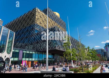 Massen von Besuchern in Birmingham für die Commonwealth Games 2022 Stockfoto