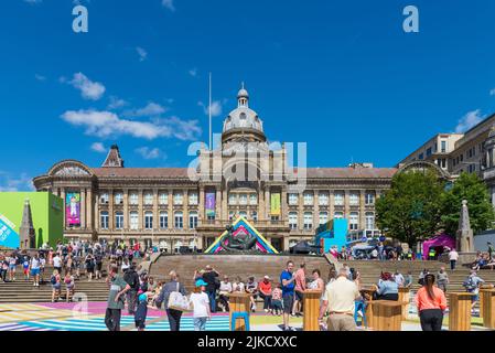 Massen von Besuchern in Birmingham für die Commonwealth Games 2022 Stockfoto