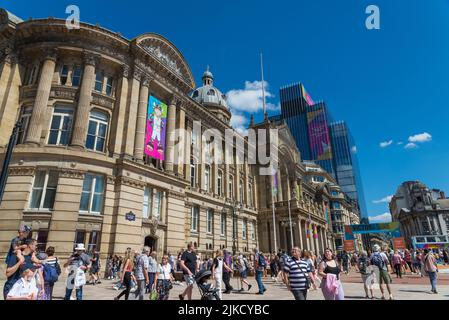 Massen von Besuchern in Birmingham für die Commonwealth Games 2022 Stockfoto