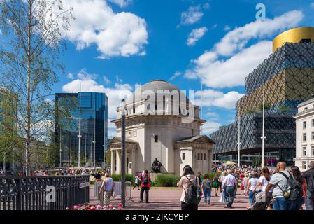 Massen von Besuchern in Birmingham für die Commonwealth Games 2022 Stockfoto