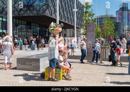 Massen von Besuchern in Birmingham für die Commonwealth Games 2022 Stockfoto