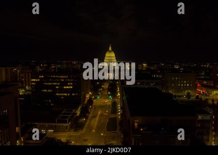 Nachtansicht des Wisconsin State Capitol Gebäudes in Madison, Dane County, Wisconsin. Stockfoto