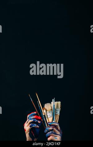 Kunst Hobby Lifestyle Hände Pinsel Auswahl Stockfoto