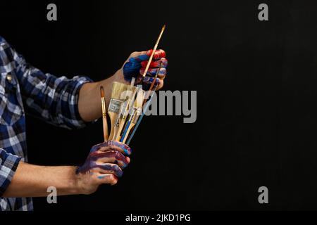 Künstler Werkzeuge Pinsel Mann Hände Kunst Lifestyle Stockfoto