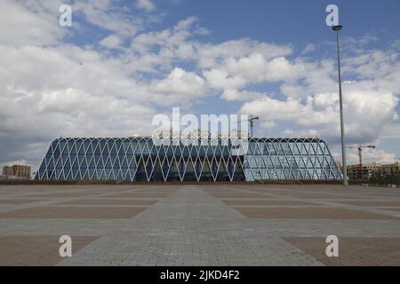 Der Unabhängigkeitspalast (Тәуелсіздік Сарайы, Täuelsızdık Saraiy) in Astana (nur-Sultan), Kasachstan Stockfoto