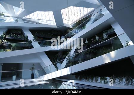 Treppen/Korridore im Palast des Friedens und der Versöhnung in nur-Sultan (Astana), Kasachstan Stockfoto