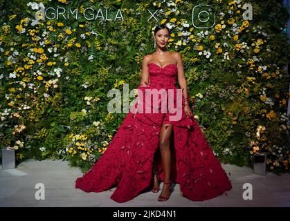 Maya Jama bei der GRM Gala im Kensington Palace in London. Bilddatum: Montag, 1. August 2022. Stockfoto