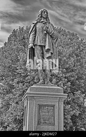 Den haag, niederlande - 2022-07-23: Denkmal / Statue von johan de witt (1625-1672) Grand Pensionary of holland [credit: joachim affeldt - larger for Stockfoto