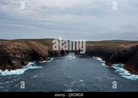 Ein Blick auf die wilde Küste von Erris Head an der Nordspitze der Mullet Peninsula in der Grafschaft Mayo von Irland Stockfoto