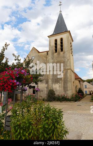 Die Kirche Saint-Loup-de-Sens in Champs-sur-Marne. Frankreich. Stockfoto