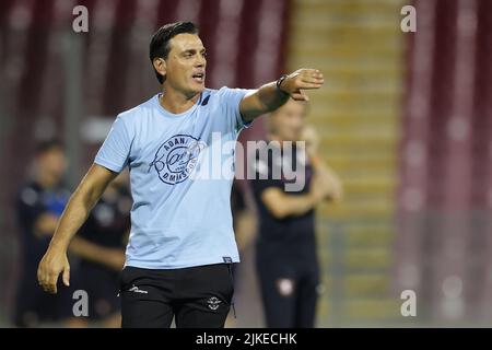 Foto Alessandro Garofalo/LaPresse30 Luglio 2022 Salerno, Italia - US Salernitana vs Adana Demirspor - amichevole estive prima trofeo Angelo Iervolino. Stadio Arechi. Nella foto: Vincenzo Montella allenatore (Adana Demirspor); 30. Juli 2022 Salerno, Italien - US Salernitana vs Adana Demirspor, Sportfußball, Sommerfreundschaftsspiel zunächst Angelo Iervolino Trophäe Arechi Stadion. Im Bild: Vincenzo Montella-Reisebus (Adana Demirspor); Stockfoto