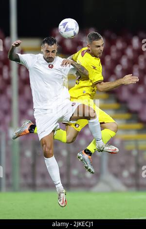 Foto Alessandro Garofalo/LaPresse30 Luglio 2022 Salerno, Italia - US Salernitana vs Reggina 1914 - amichevole estive prima trofeo Angelo Iervolino. Stadio Arechi. Nella foto: Leonardo Capezzi (US Salernitana 1919); 30. Juli 2022 Salerno, Italien - US Salernitana vs Reggina 1914, Sportfußball, Sommerfreundschaftsspiel Erstes Angelo Iervolino Pokal Arechi Stadion. Im Bild: Leonardo Capezzi (US Salernitana 1919); Stockfoto