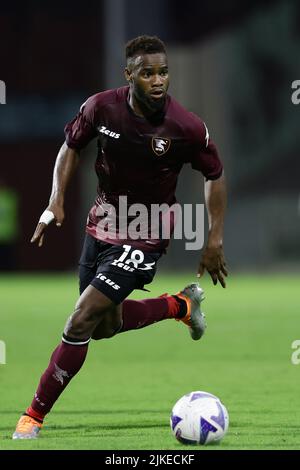 Foto Alessandro Garofalo/LaPresse30 Luglio 2022 Salerno, Italia - US Salernitana vs Adana Demirspor - amichevole estive prima trofeo Angelo Iervolino. Stadio Arechi. Nella foto: Lassana Coulibaly (US Salernitana 1919); 30. Juli 2022 Salerno, Italien - US Salernitana vs Adana Demirspor, Sportfußball, Sommerfreundschaftsspiel zunächst Angelo Iervolino Trophäe Arechi Stadion. Im Bild: Lassana Coulibaly (US Salernitana 1919); Stockfoto