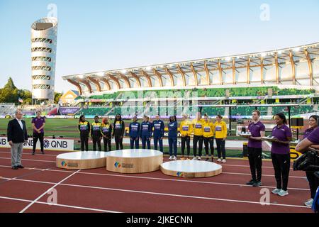 Die 4x100-m-Staffelmedaille der Frauen wurde am 9. Tag bei den Leichtathletik-Weltmeisterschaften in Hayward Field, Eugene, Oregon, USA, am 23.. Juli 2022 vorgestellt. Pho Stockfoto