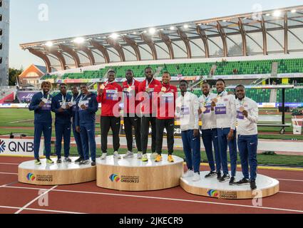 Männer-Staffelmedaillenübergabe im 4x100-Meter-Format am 9. Tag bei den Leichtathletik-Weltmeisterschaften in Hayward Field, Eugene, Oregon, USA, am 23.. Juli 2022. Foto Stockfoto