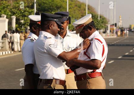 Chennai, Tamilnadu / Indien - Januar 01 2020 : Polizeibeamte sind bereit für Paraden und Kontrollvorkehrungen am chennai Marina Strand anlässlich von I Stockfoto