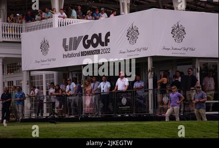 Bedminster, NJ-Präs. Donald Trump und viele Zuschauer am LIV Golf Bedminster Invitational Final Day des Wettbewerbs. 31. Juli 2022. @ Veronica Bruno / Alamy Stockfoto