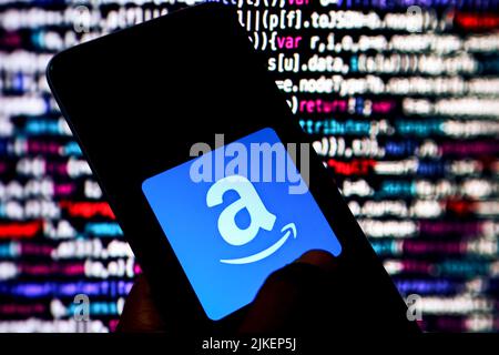 Indien. 01. August 2022. In dieser Abbildung wird ein Amazon-Logo auf einem Smartphone angezeigt. Kredit: SOPA Images Limited/Alamy Live Nachrichten Stockfoto