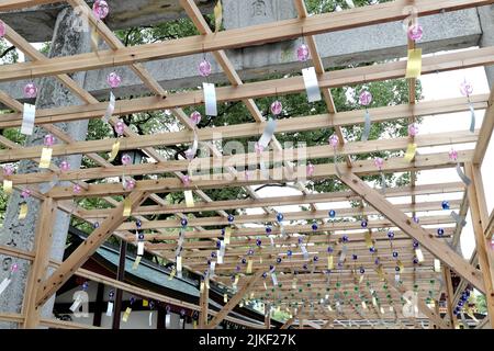 Fukuoka, Japan - 22. Juli 2022: Der wunderschöne Tenmangu-Schrein ist ein schintoistischer Schrein in Dazaifu, Präfektur Fukuoka, Japan. Stockfoto