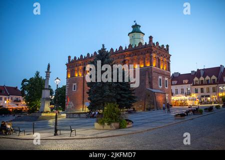 Sandomierz, Polen - 20. Juli 2022: Rathaus in der Altstadt von Sandomierz, Polen. Stockfoto