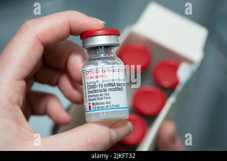 Covid 19-Impfstoff für Senioren in einem Impfzentrum, Frankreich Stockfoto