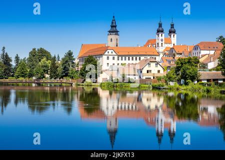 Přes Historické centrum Uličský rybník, Telč (UNESCO), Kraj Vysočina, Ceska Republika/historischen Zentrums, Ulicky Teich, Telc (UNESCO), Vysocina distric Stockfoto