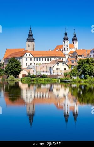Přes Historické centrum Uličský rybník, Telč (UNESCO), Kraj Vysočina, Ceska Republika/historischen Zentrums, Ulicky Teich, Telc (UNESCO), Vysocina distric Stockfoto