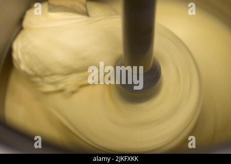 Nahaufnahme von Eiscreme-Werkzeugen, niemand ist sichtbar. Stockfoto