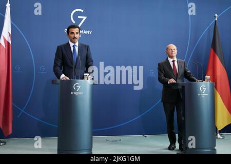 20.05.2022, Deutschland, Berlin, Berlin - Tamim bin Hamad Al Thani, Emir und Staatschef des Emirats Katar und Bundeskanzler Olaf Scholz beim Joint Stockfoto