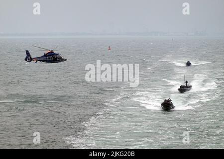 06.04.2022, Deutschland, Mecklenburg-Vorpommern, Rostock - Übung der Maritime Task Force (MEG) der Bundespolizei an der Ostsee Stockfoto