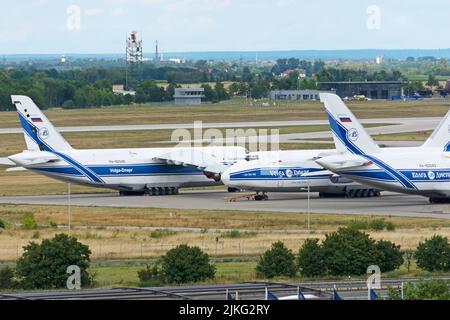 Drei russische Antonow 124 am Flughafen Leipzig Stockfoto