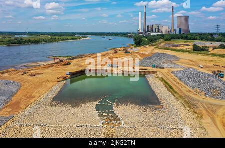 02.06.2022, Deutschland, Nordrhein-Westfalen, Dinslaken - Emschermündung in den Rhein. Baustelle der neuen Emschermündung vor der Stockfoto