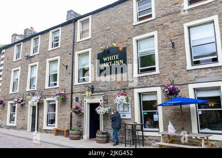 Hawes Marktstadt Wensleydale Yorkshire Dales, White Hart Inn öffentliches Haus und Bar mit schwarzem Schafbier, Yorkshire, England, Großbritannien Stockfoto