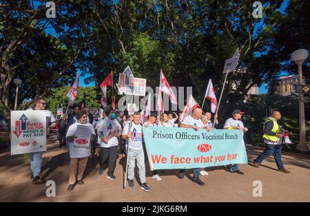 8.. Juni 2022, Sydney, Australien: Gefängnisbeamte aus New South Wales marschierten 24hr in einem Streik auf das Parlamentsgebäude in der Macquarie Street, Sydney Stockfoto