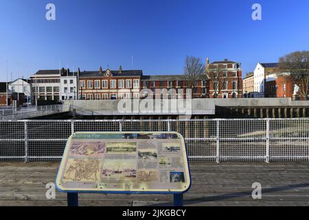 Architektur in Nelson Street, Hull Marina, Kingston-upon-Hull, East Riding of Yorkshire, Humberside, England, Großbritannien Stockfoto