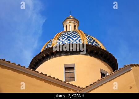 Kuppel der Kirche San Gennaro, Dorf Praiano, Amalfiküste, UNESCO-Weltkulturerbe, Kampanien, Italien, Europa Stockfoto