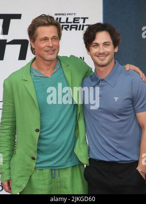 Los Angeles, Ca. 1. August 2022. Brad Pitt, Logan Lerman am 1. August 2022 im Regency Village Theater in Los Angeles, Kalifornien. Quelle: Saye Sadou/Media Punch/Alamy Live News Stockfoto